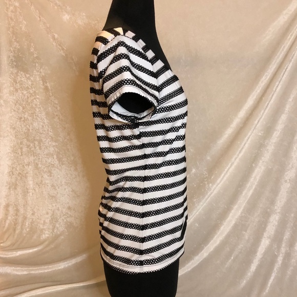 NWOT. White House Black Market top - Picture 4 of 9